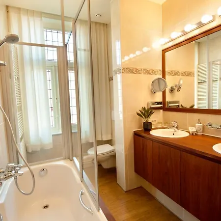 Frühstückspension Central Bruges B&B 2*